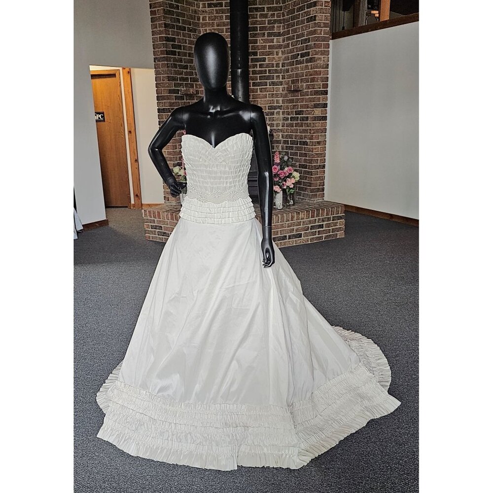 La Sposa Wedding Gown